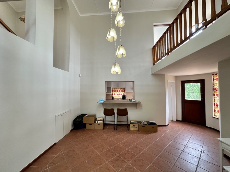 5 Bedroom Property for Sale in Bayview Western Cape